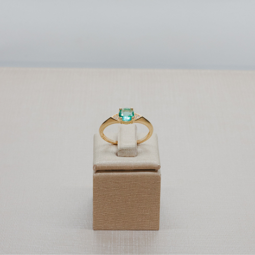 Anel Solitário Banhado a Ouro com Pedra Cravejado em Verde