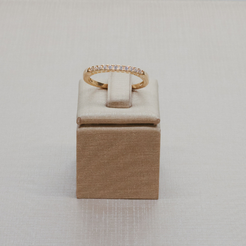 Anel Meia Aliança Banhado a Ouro Cravejado de Pedras