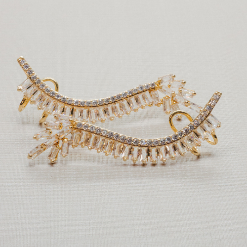 Brinco Ear Cuff Banhado a Ouro com Pedras Cravejadas