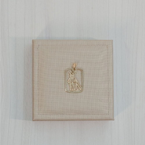 Pingente em Placa de Crucifixo Banhado a Ouro