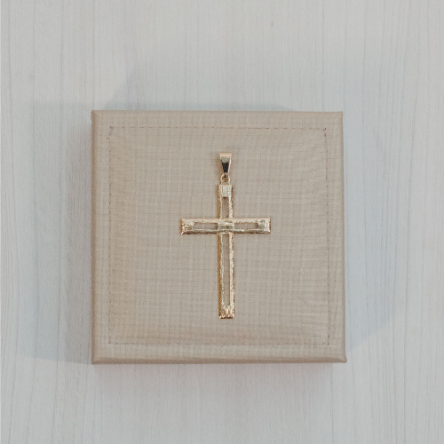 Pingente em Crucifixo Banhado a Ouro