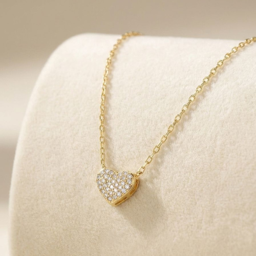 Colar Banhado a Ouro com Pingente de Coração Cravejado